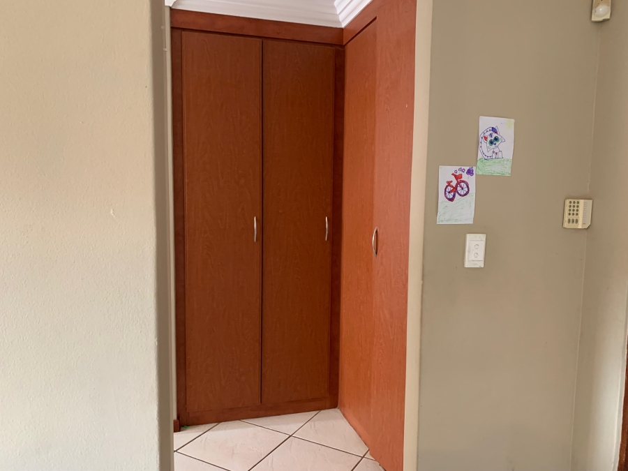 To Let 3 Bedroom Property for Rent in Melodie North West